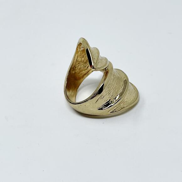 Boutique Gold Tone Twist Leaf Ring Size 7.75 Statement Chunky Cocktail Fashion - Picture 4 of 7